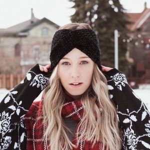 BLACK CHENILLE TWISTED HEADBAND